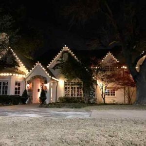 Using Commercial Lights in Dallas, TX, to Celebrate the Holiday Season