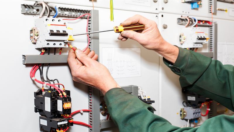 3 Reasons You Should Always Hire Local Electricians from Bethlehem, PA