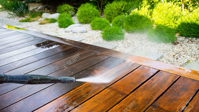 3 Practical Reasons Why Roof Cleaning in Fort Myers is a Smart Move