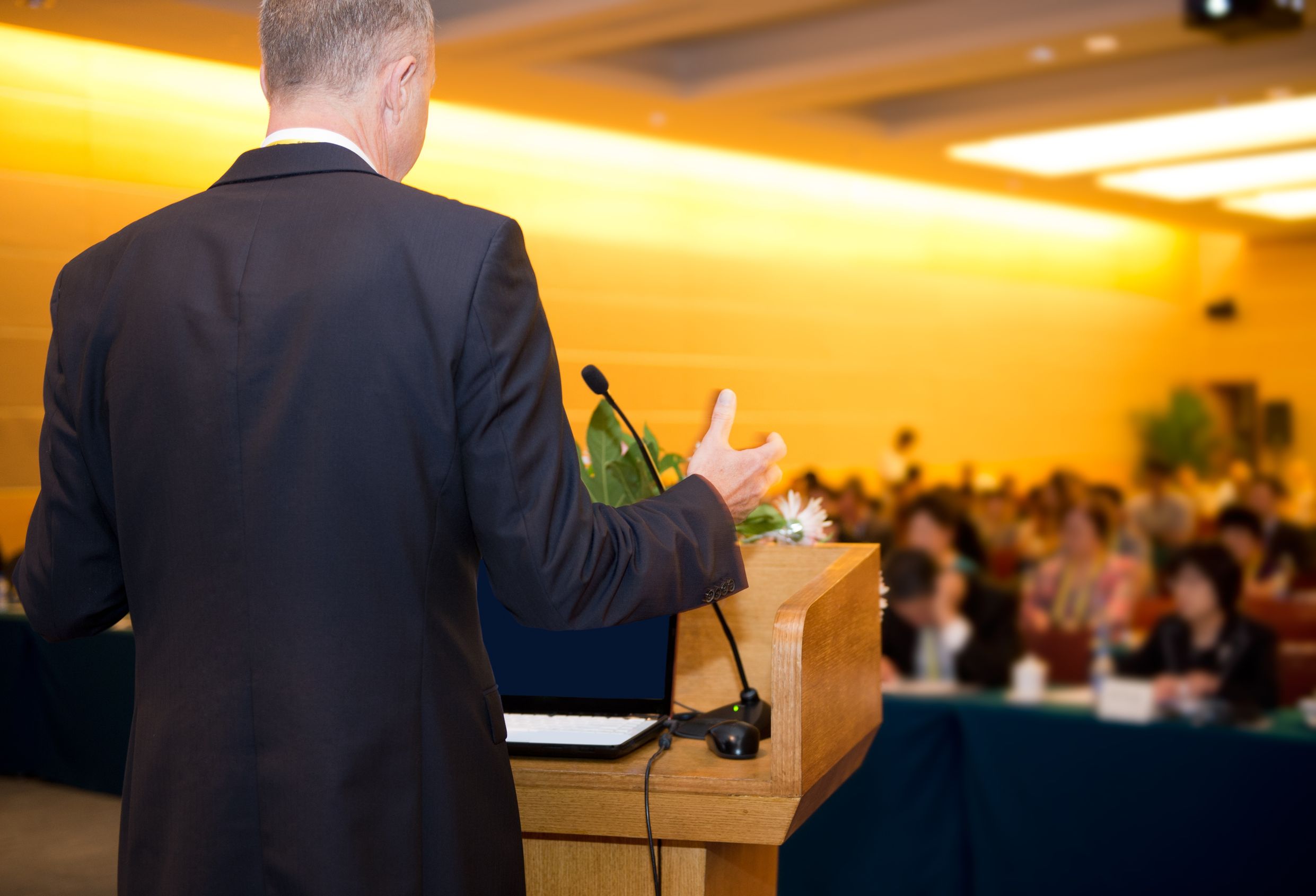 Qualities of a Professional Motivational and Keynote Speaker