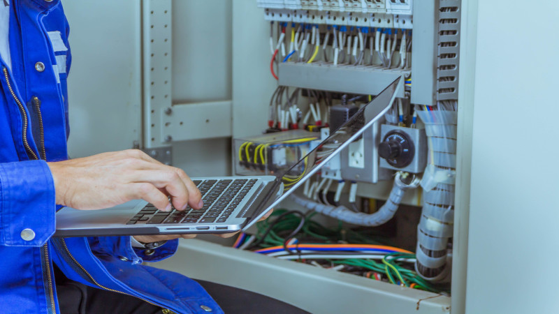 Why Hire a Professional to Replace Your Circuit Breaker in Austin?