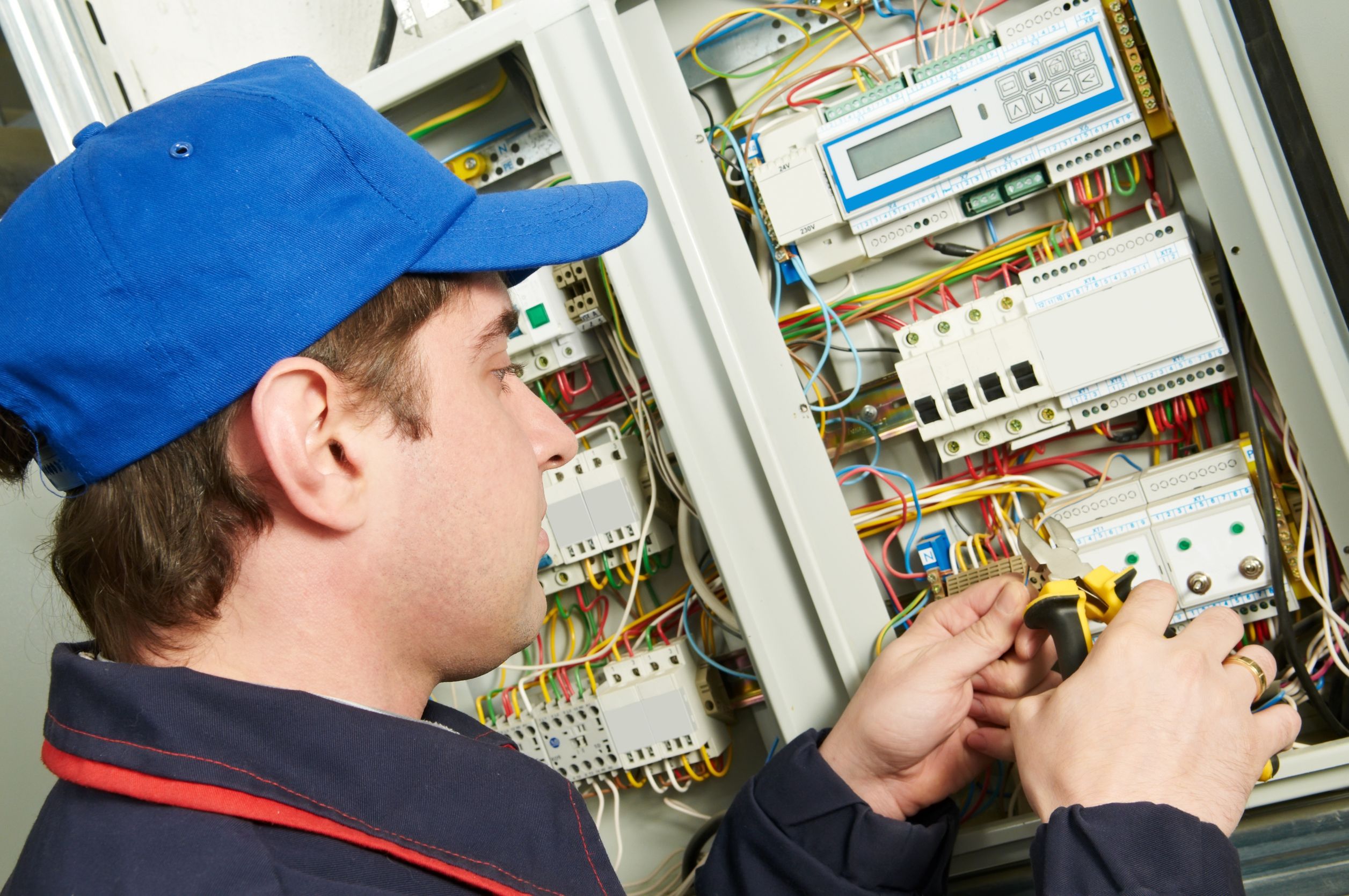 Top Reasons You Should Hire an Electrical Contractor in Albuquerque, NM