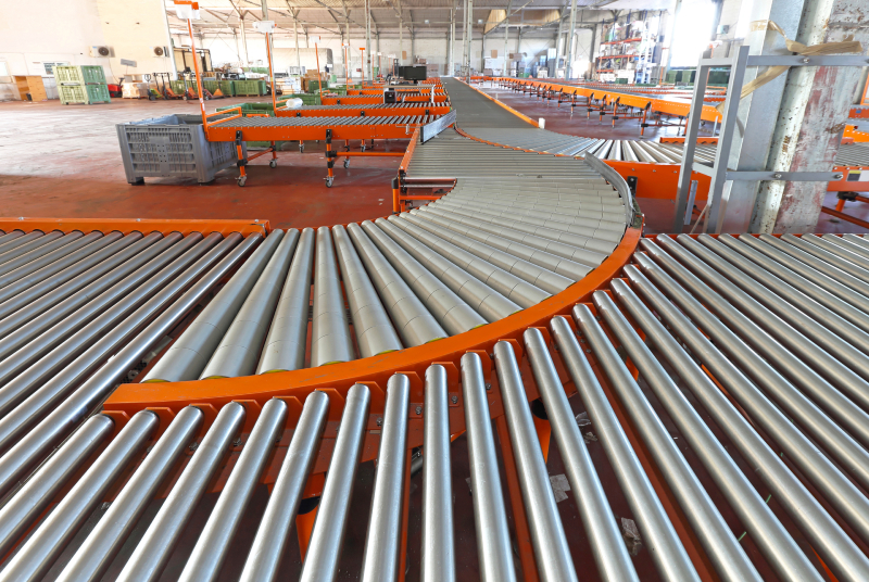 3 Things to Consider When Buying a Roller Conveyor System